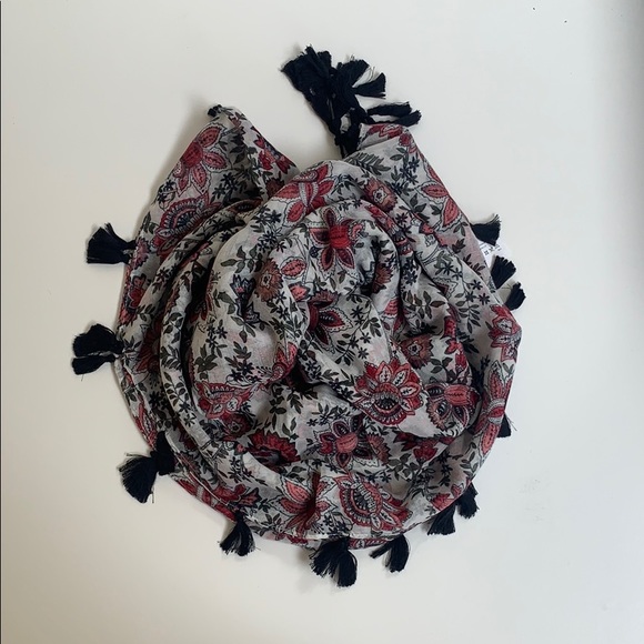 Scraf - Picture 2 of 6